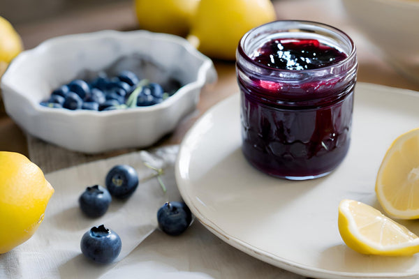 Mermelada de arándanos caseros con un toque de limón