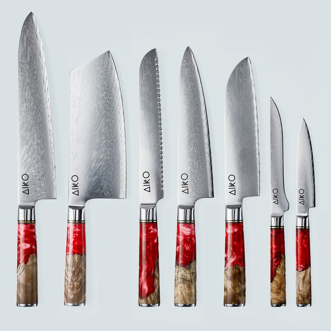 Cuchillo Aiko de acero damasco rojo con mango de resina de color rojo